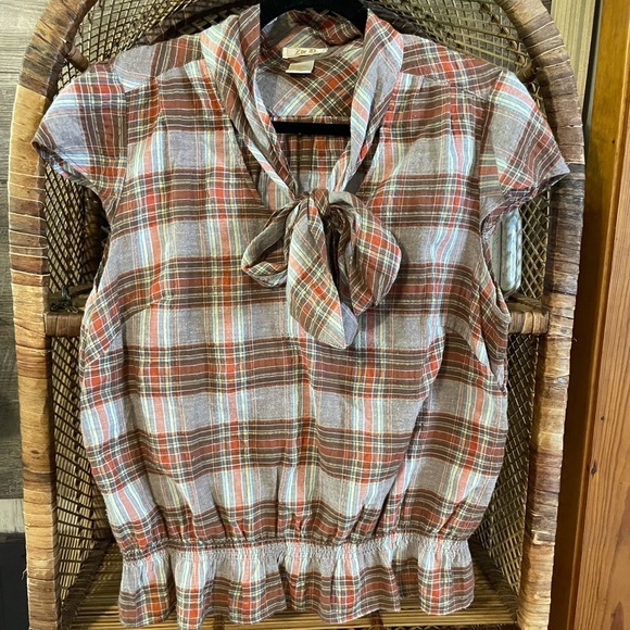 zoe d Tops - SALE Zoe D | Plaid bow front top size L NWOT